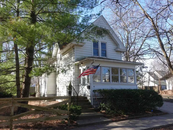 44 Osage St, Galesburg, IL 61401