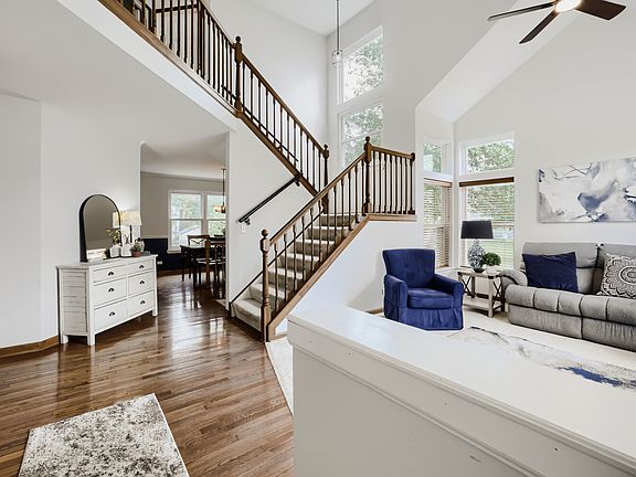 4th image of 19 Longview Ct