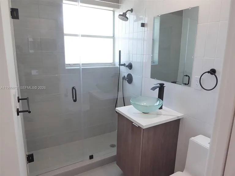 1000 7th St #10 — Photo 13
