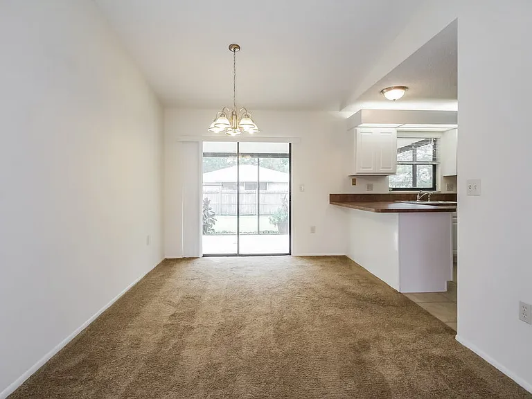 4249 Lancaster Dr — Photo 5