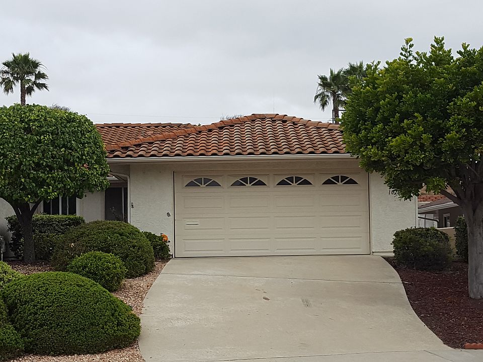 1st image of 1010 La Tierra Dr