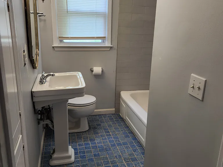 6307 Franklin Dr — Photo 3