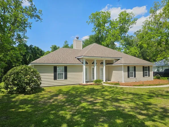 211 Beaver St, Ray City, GA 31645