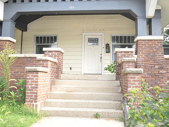 3rd image of 622 W Lexington Ave