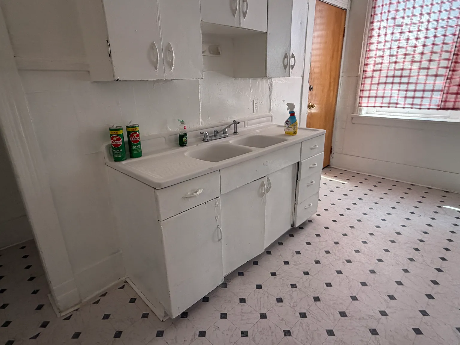 2 bed, 1000 sqft, $1,200 — Photo 3