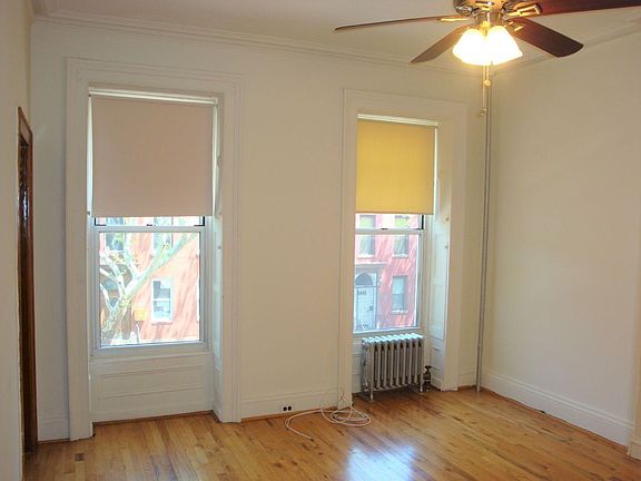 5th image of 394 De Graw St #2