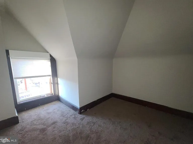 230 Broadway #C — Photo 6