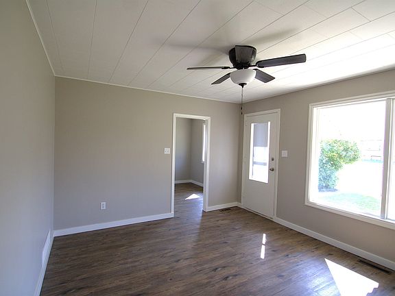 4th image of 4706 51st Ave