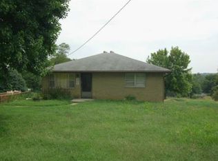 2905 N River Blvd, Sugar Creek, MO 64050