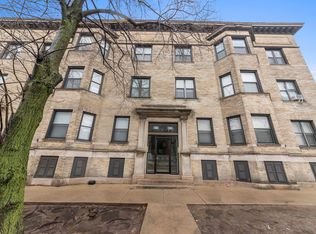 915 W Waveland Ave #917-1C, Chicago, IL 60613