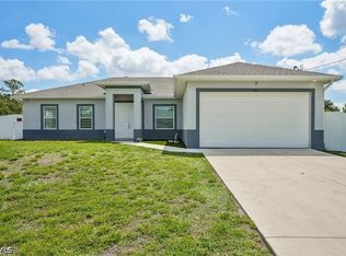 910 Richmond Ave N, Lehigh Acres, FL 33972