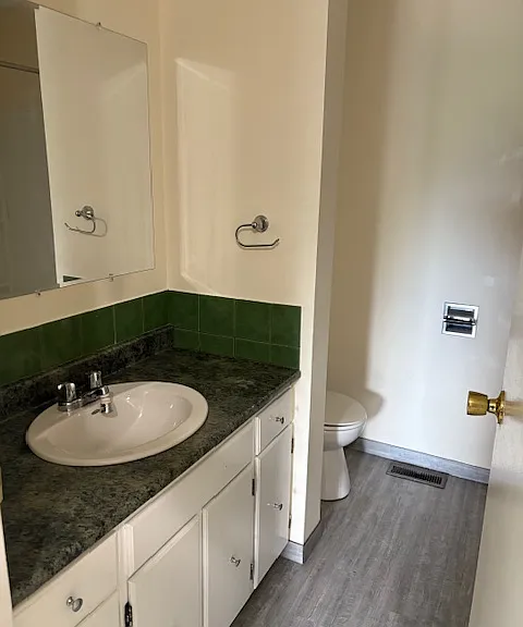 912 9th St #B — Photo 4