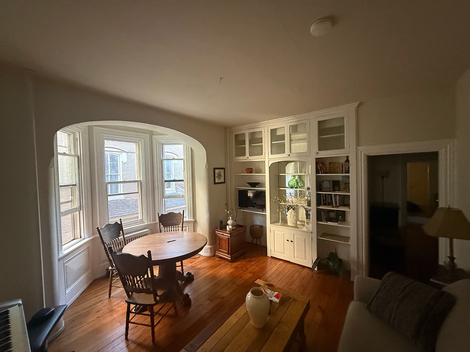 2 bed, 950 sqft, $1,525 — Photo 1