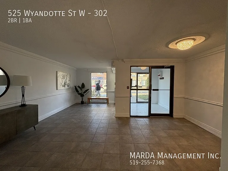 525 Wyandotte St W #302 — Photo 3