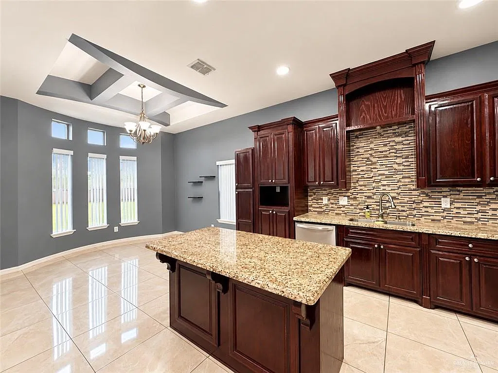 3 bed, 2.0 bath, 1486 sqft, $1,850 — Photo 4