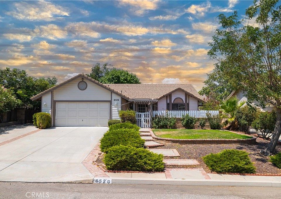 1st image of 8526 Valley View Dr