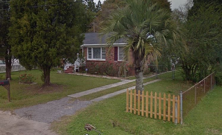 1st image of 405 Sarah Dr