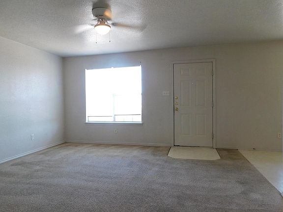 5th image of 1505 Dugger Cir APT D