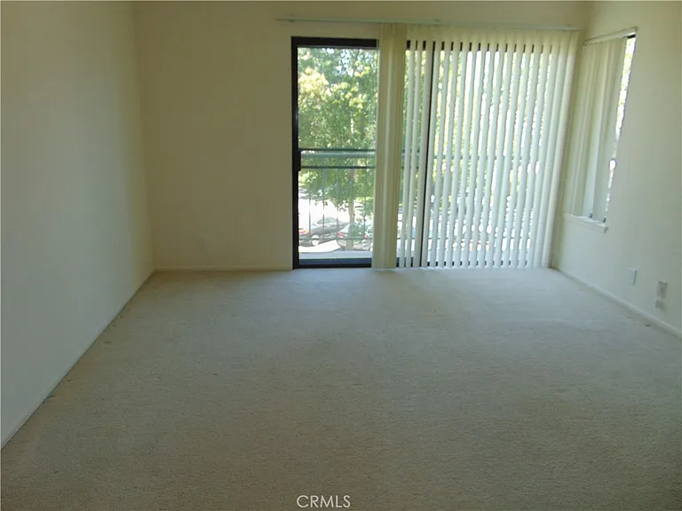 2203 Apricot — Photo 14
