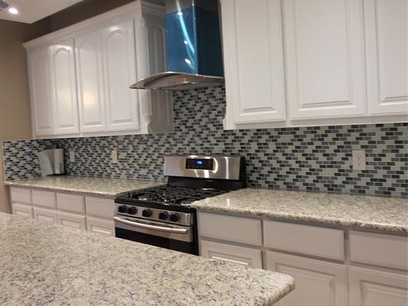 3rd image of 619 N Windomere Ave