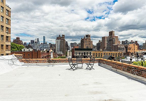 2nd image of 102 Christopher St APT 2A