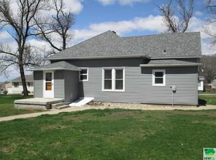 216 Orange St, Maurice, IA 51036