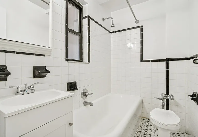 440 W 34th St #5E — Photo 9