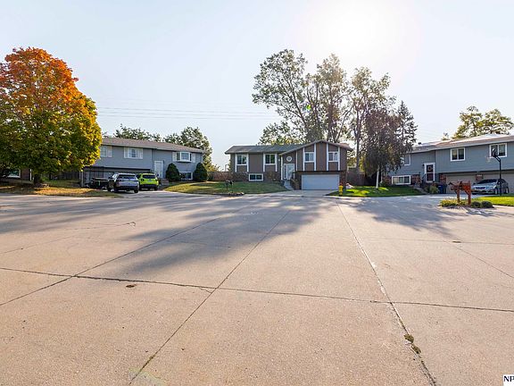 3rd image of 3301 E Dutchman Cir