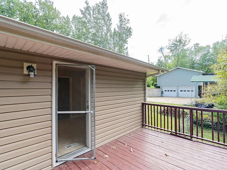 37 Anderson Rd — Photo 4