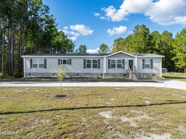 4828 Blue Banks Loop Road NE, Leland, NC 28451