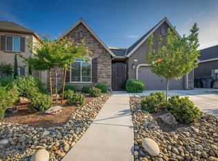 5462 W Floradora Ave, Fresno, CA