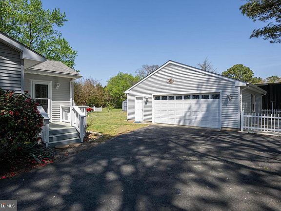 3rd image of 28868 Johnsons Dr