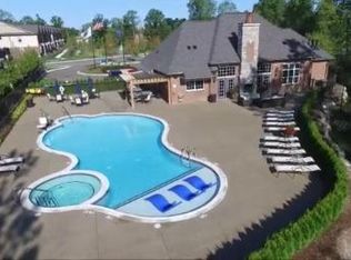 4100 Heron Springs Blvd #406, Lake Orion, MI 48359