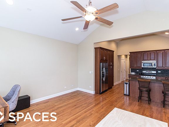 3rd image of 3227 N Clifton Ave #3