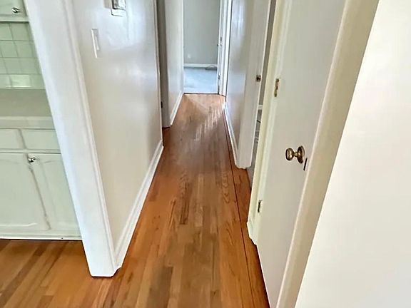 5th image of 3808 Selwyn Ave