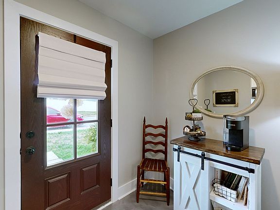 5th image of 194 Nichols Dr