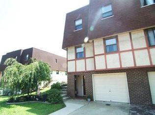 15119 Kovats Dr, Philadelphia, PA 19116