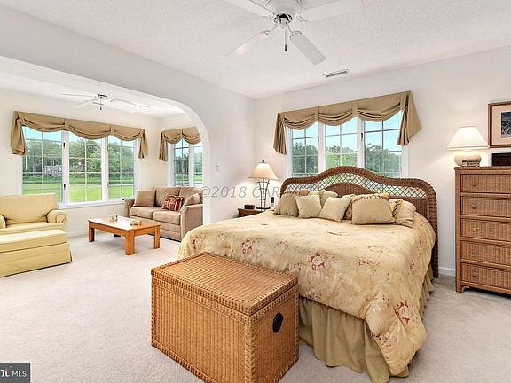 1st Floor Master Bedroom