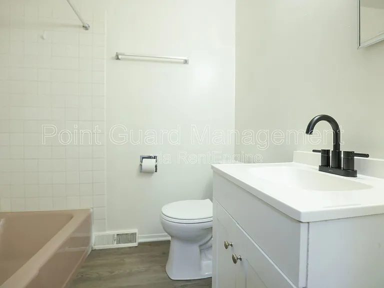 5917 Fort St #5917 — Photo 9