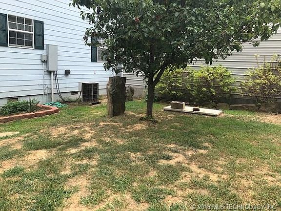 4th image of 375 Acorn Ln