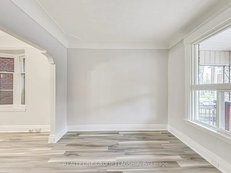 16 Huntley St — Photo 8