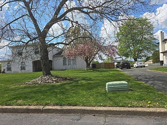 2nd image of 44 Nancy Dr