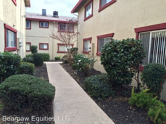 5th image of 5401 Garfield Ave APT 29