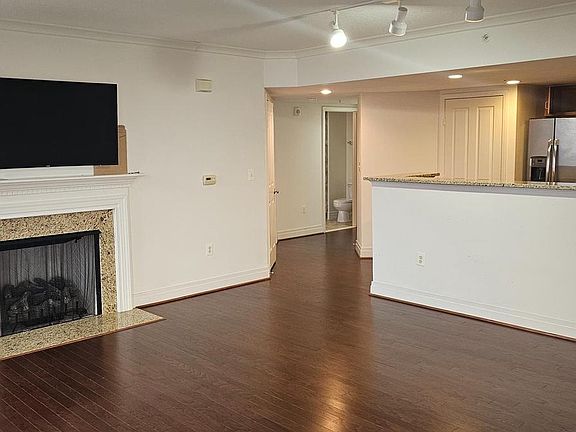 5th image of 414 Water St Unit 2303