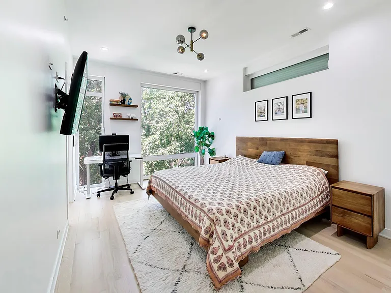 2025 W Crystal St #3 — Photo 10