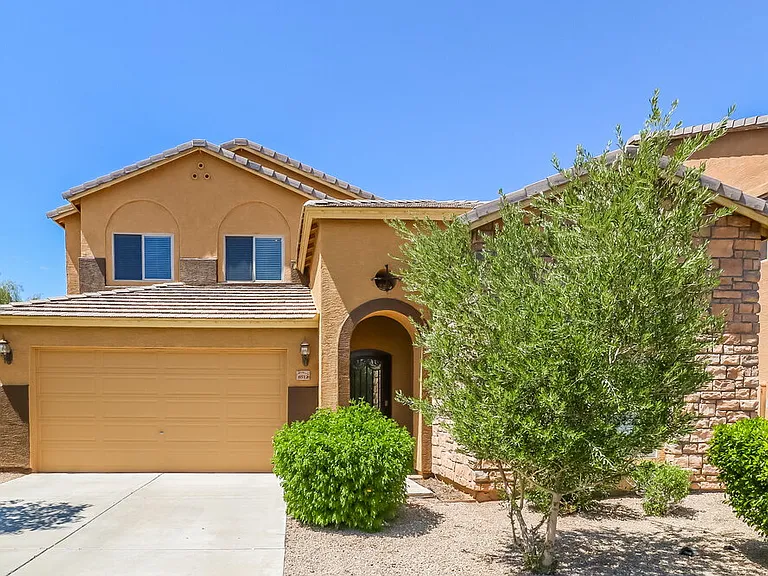 6512 S 49th Dr — Photo 1