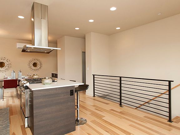 3rd image of 8911 Roosevelt Way NE #B