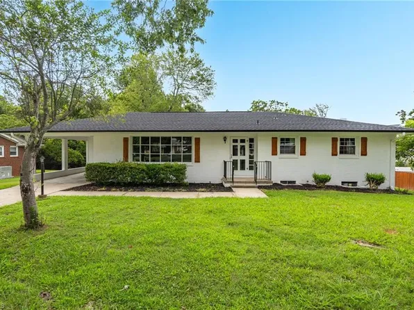 420 Collinwood Dr, Burlington, NC 27215