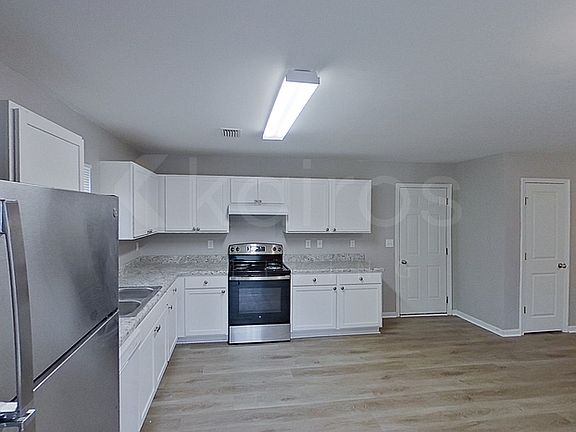 5th image of 2595 Catalina Ct
