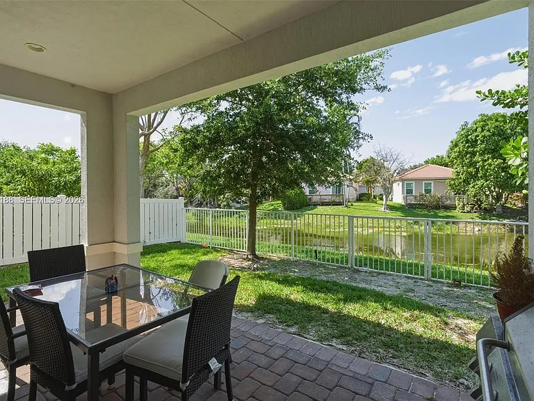 8815 NW 37th Dr — Photo 28